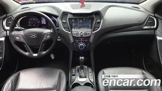Hyundai Santa Fe — interior