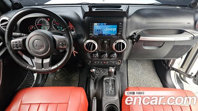 Jeep Wrangler — interior