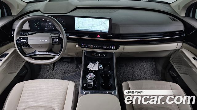 Kia Carnival — interior