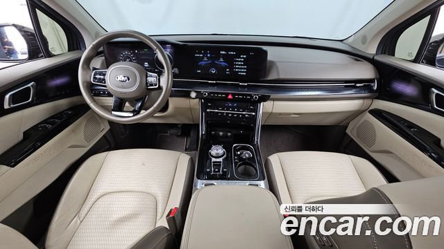 Kia Carnival — interior