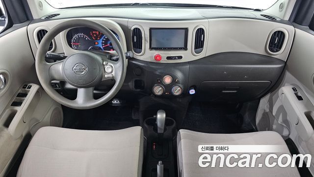 Nissan Cube — interior