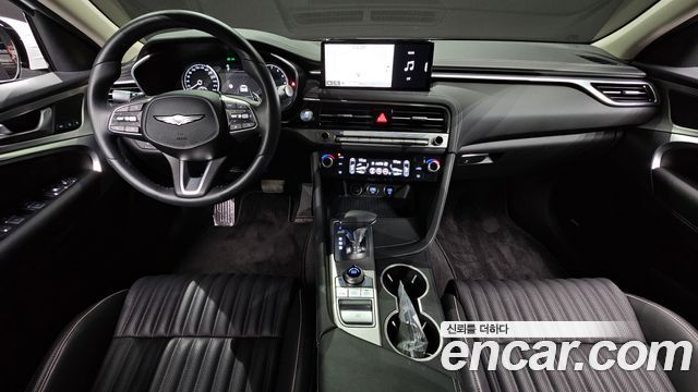 Genesis G70 — interior