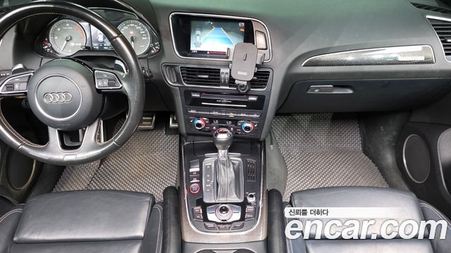 Audi SQ5 — interior