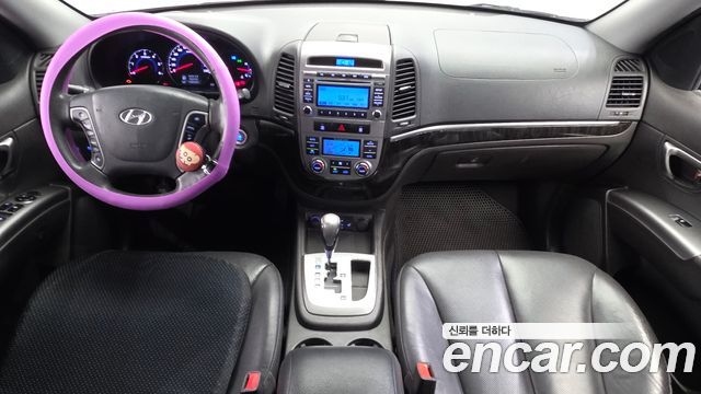 Hyundai Santa Fe — interior