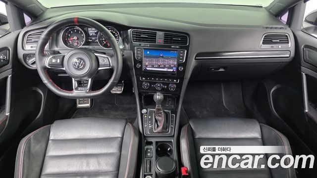 Volkswagen Golf — interior