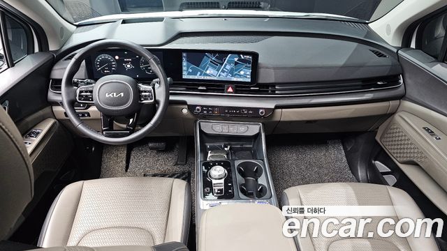 Kia Carnival — interior