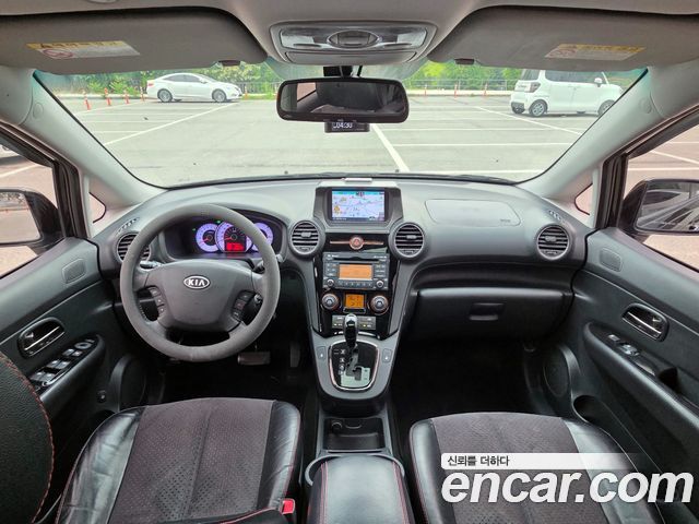 Kia Carens — interior