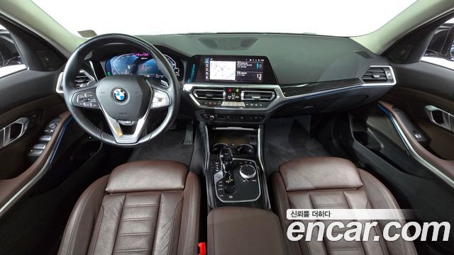 BMW 3 Series — interior