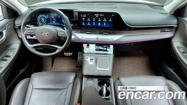 Hyundai Grandeur — interior