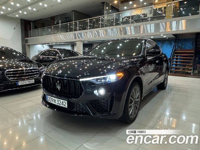 Maserati Levante — exterior