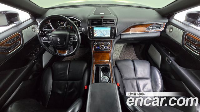 Lincoln Continental — interior