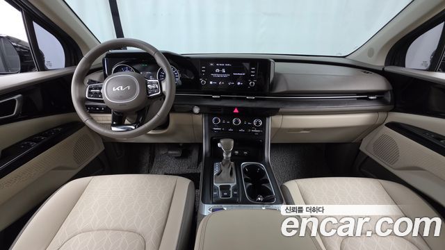 Kia Carnival — interior