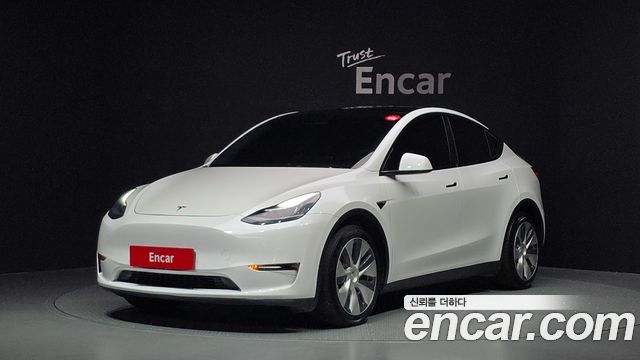 Tesla Model Y — exterior