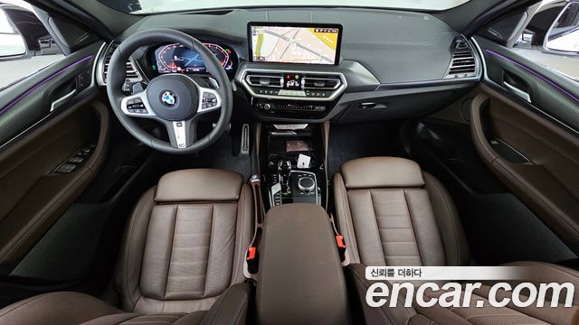 BMW X4 — interior