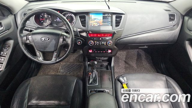 Kia K7 — interior