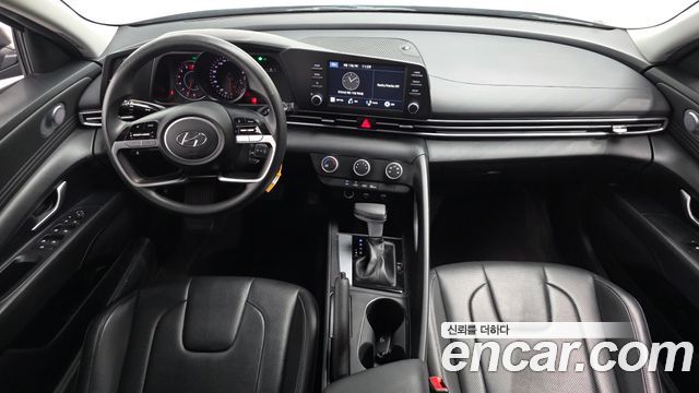Hyundai Avante — interior