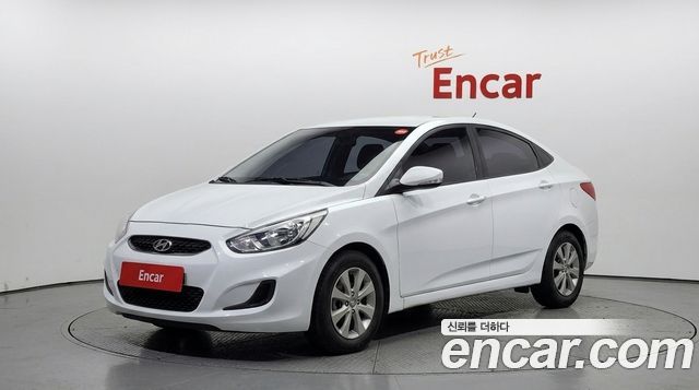 Hyundai Accent — exterior