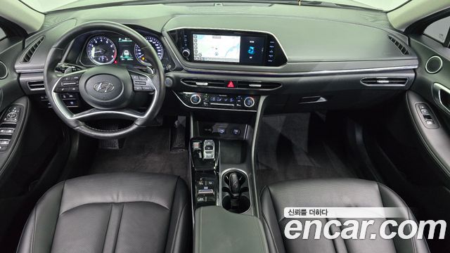 Hyundai Sonata — interior