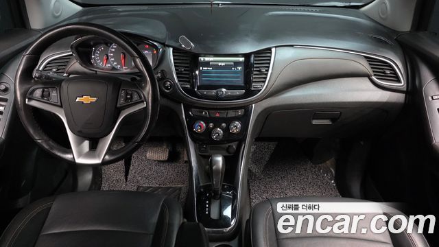 Chevrolet Korea Trax — interior