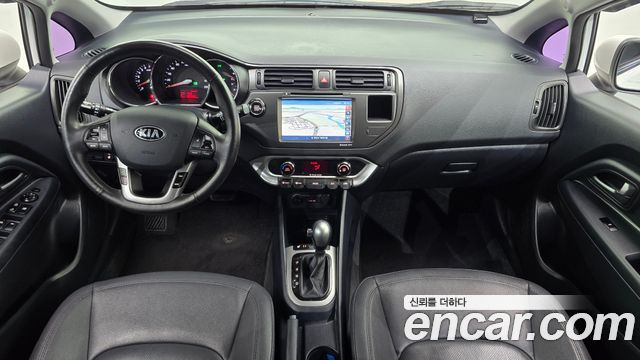 Kia Pride — interior