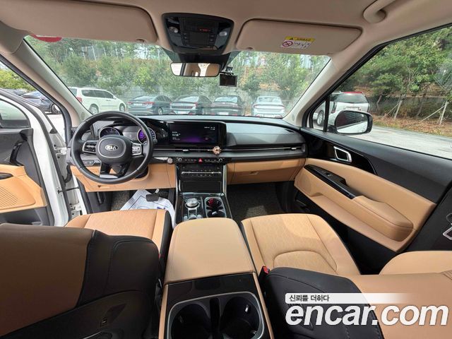 Kia Carnival — interior