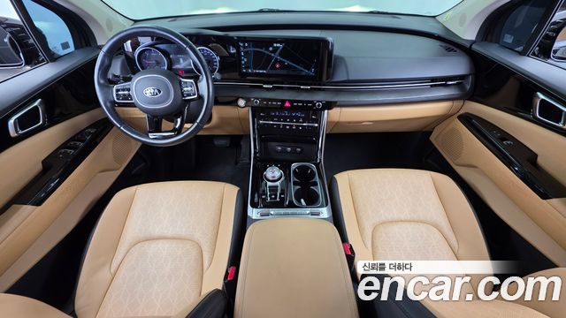 Kia Carnival — interior