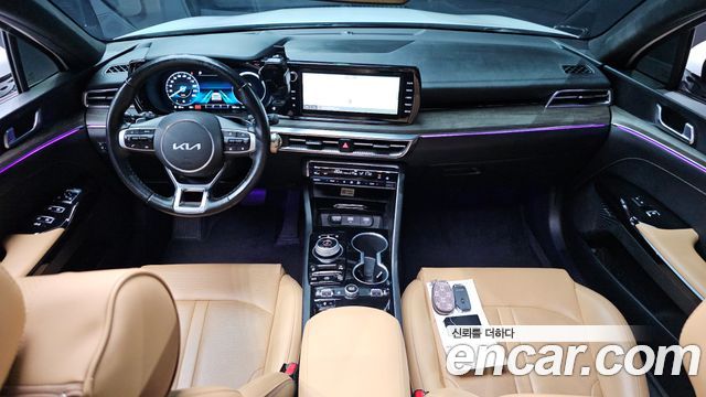 Kia K5 — interior