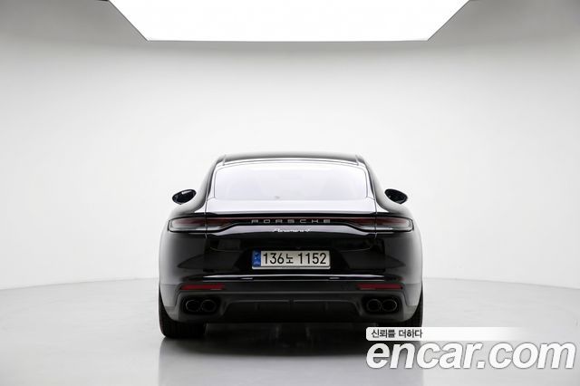 Porsche Panamera — interior