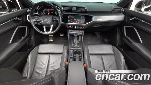 Audi Q3 — interior