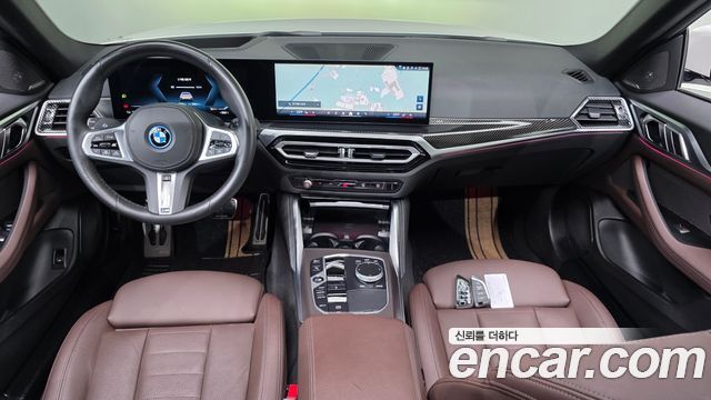 BMW i4 — interior