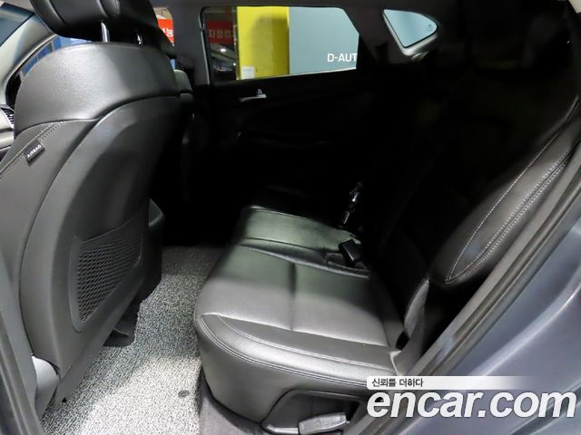 Hyundai Tucson — interior