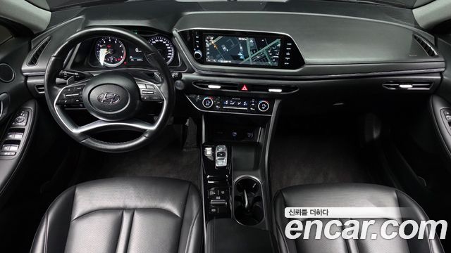 Hyundai Sonata — interior