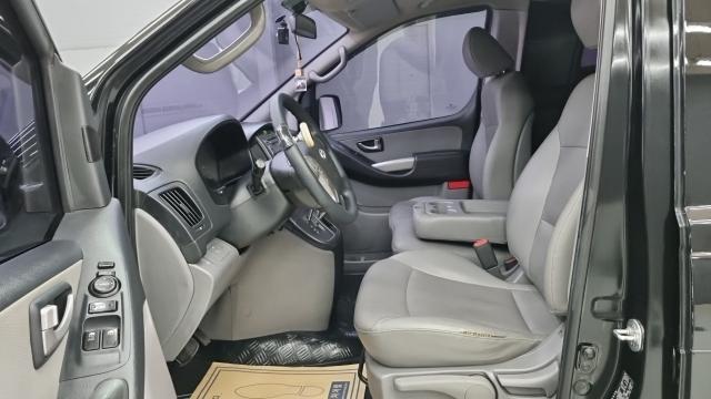 Hyundai Starex — interior