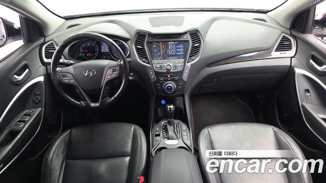Hyundai Santa Fe — interior