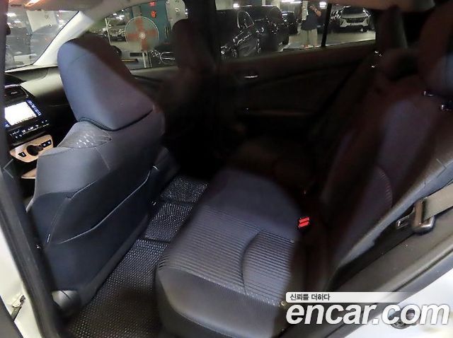 Toyota Prius — interior