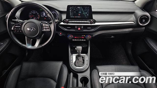 Kia K3 — interior