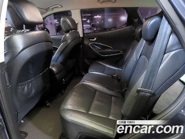 Hyundai Santa Fe — interior