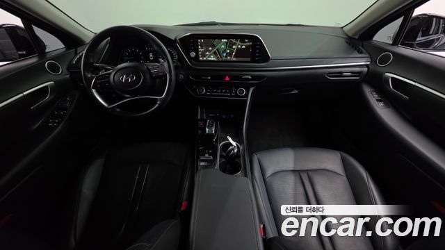 Hyundai Sonata — interior