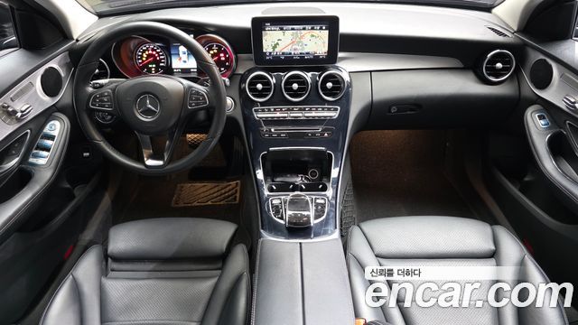 Mercedes-Benz C-Class — interior
