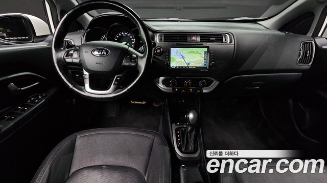 Kia Pride — interior