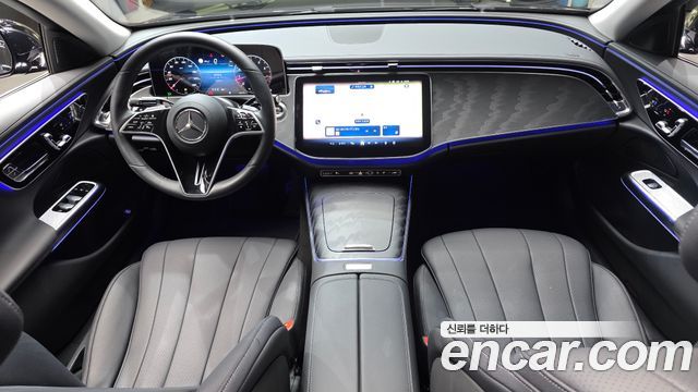 Mercedes-Benz E-Class — interior
