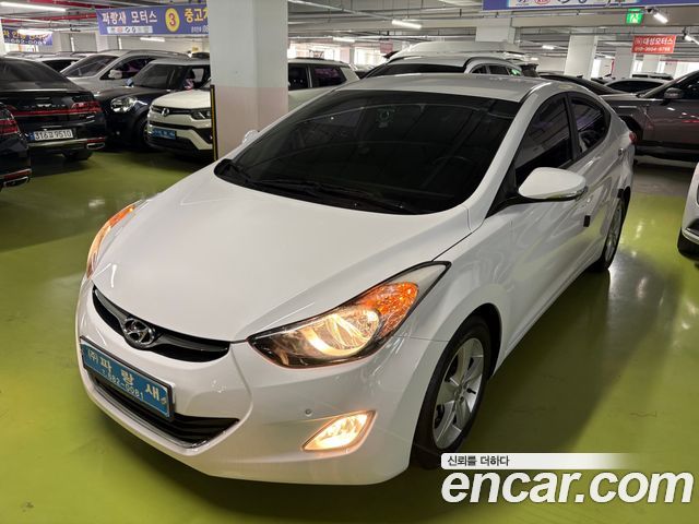 Hyundai Avante — exterior