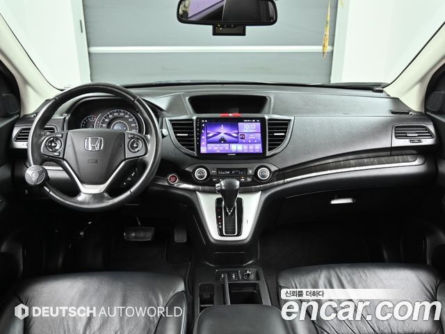 Honda CR-V — interior