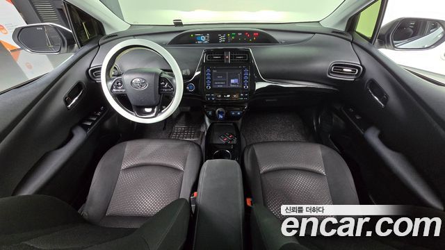 Toyota Prius — interior