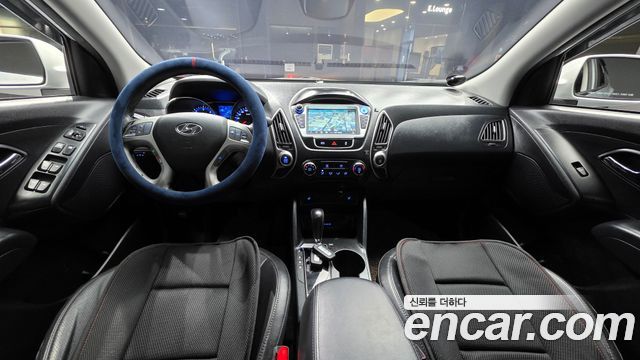Hyundai Tucson — interior