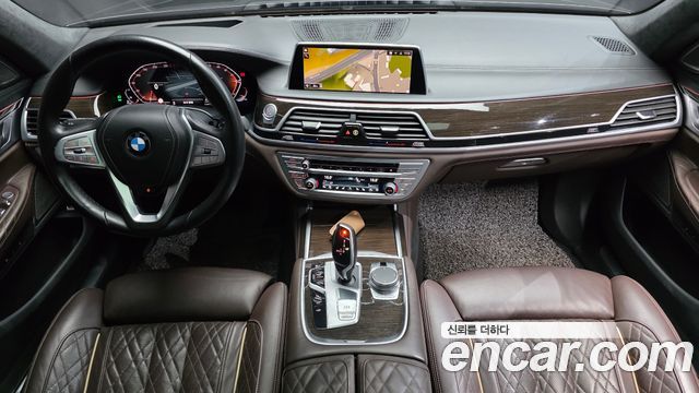 BMW 7 Series — interior