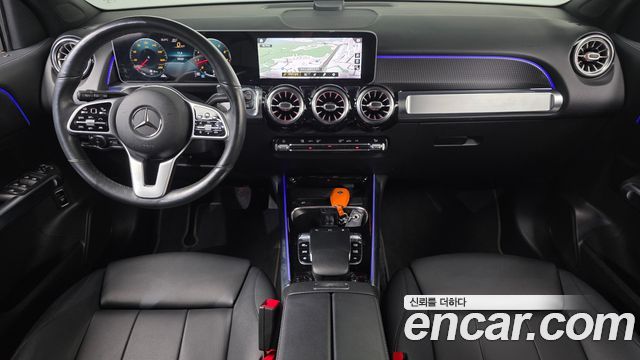 Mercedes-Benz GLB-Class — interior