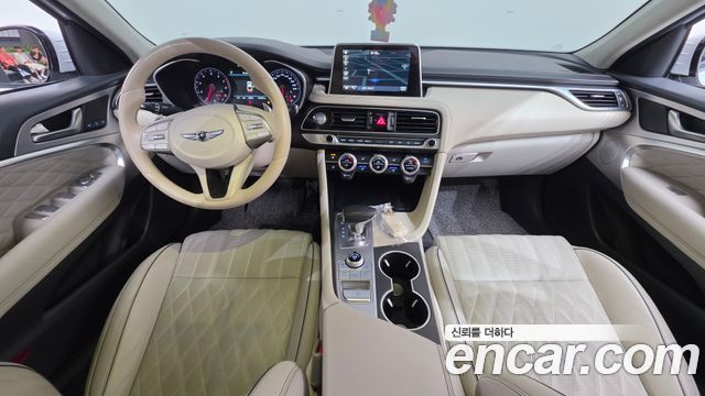 Genesis G70 — interior