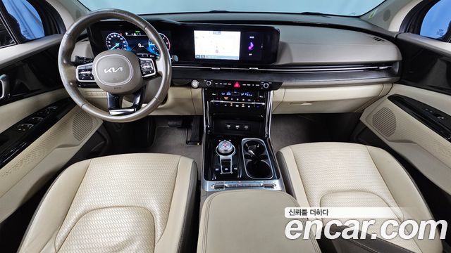 Kia Carnival — interior