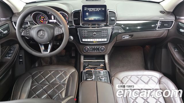 Mercedes-Benz GLS-Class — interior